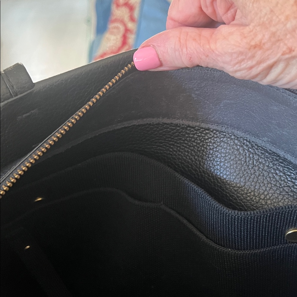 Cuyana black leather  large tote - Picture 9 of 9